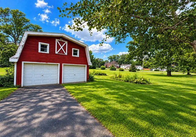 Photo 2 of Single family home for sale at 4708 Roslyn Rd, Downers Grove, IL 60515 | MLS# 12778169 | Listing updated on 2026-10-07
