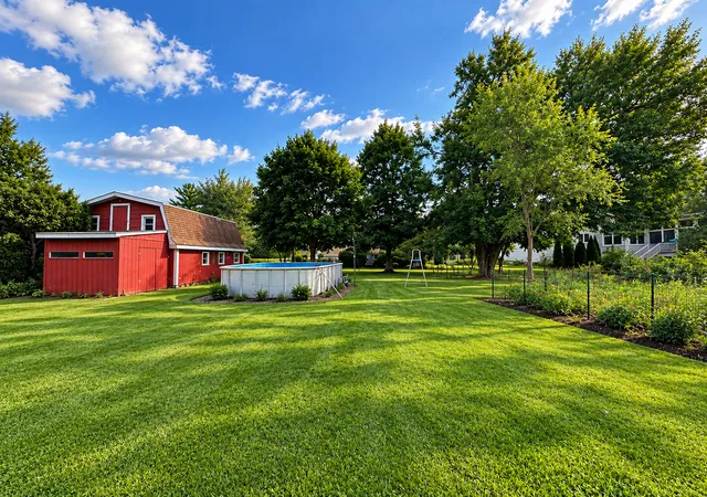 Photo 3 of Single family home for sale at 4708 Roslyn Rd, Downers Grove, IL 60515 | MLS# 12778169 | Listing updated on 2026-10-07