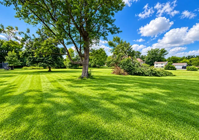 Photo 3 of Single family home for sale at 4708 Roslyn Rd, Downers Grove, IL 60515 | MLS# 12778169 | Listing updated on 2026-10-07