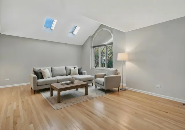 Photo 4 of Single family home for sale at 406 Buckingham Pl, Shorewood, IL 60404 | MLS# 12778186 | Listing updated on 2026-10-08