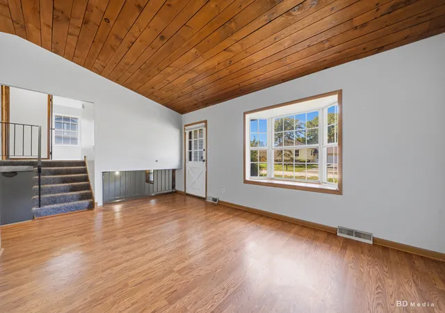 Photo 3 of Single family home for sale at 735 Bradley Ave, Matteson, IL 60443 | MLS# 12778193 | Listing updated on 2026-10-08