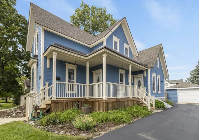 Listing Photo 4 - Condo for sale in building located at 11 N St, East Dundee, IL 60098