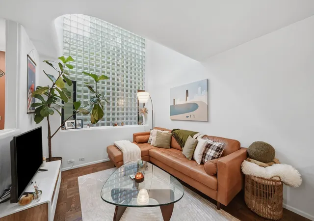 Photo 2 of Condo for sale at 1209 N State Pkwy #4, Chicago, IL 60610 | MLS# 12778209 | Listing updated on 2026-10-07