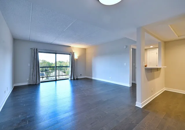 Listing Photo 5 - Condo for sale in building located at 820 Graceland Ave, Des Plaines, IL 60016 - Unit #505