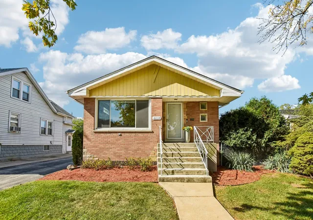 Photo 2 of Single family home for sale at 4610 Dubois Blvd, Brookfield, IL 60513 | MLS# 12778222 | Listing updated on 2026-10-21