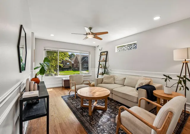 Photo 4 of Single family home for sale at 4610 Dubois Blvd, Brookfield, IL 60513 | MLS# 12778222 | Listing updated on 2026-10-21