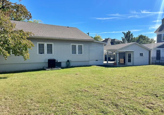Photo 3 of Single family home for sale at 117 W Logan St, Harrisburg, IL 62946 | MLS# 12778226 | Listing updated on 2026-10-06