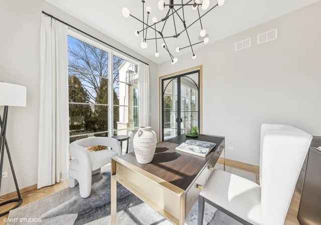 Photo 4 of Single family home for sale at 541 Kensington Ct, Hinsdale, IL 60521 | MLS# 12778227 | Listing updated on 2026-10-07