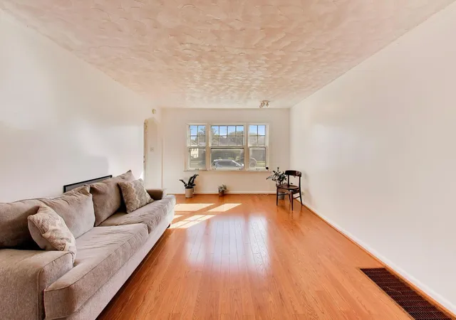 Photo 4 of Single family home for sale at 516 W 128th Street, Chicago, IL 60628 | MLS# 12778232 | Listing updated on 2026-10-09