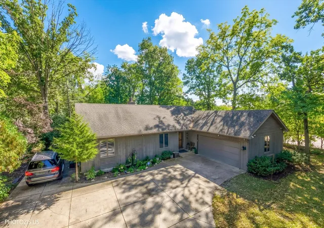 Photo 1 of Single family home for sale at 34017 N Lakeside Dr, Grayslake, IL 60030 | MLS# 12778236 | Listing updated on 2026-10-08