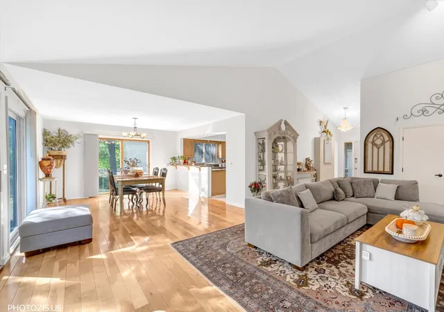 Photo 4 of Single family home for sale at 34017 N Lakeside Dr, Grayslake, IL 60030 | MLS# 12778236 | Listing updated on 2026-10-08