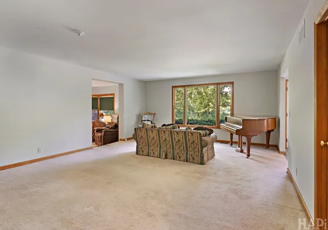 Photo 4 of Single family home for sale at 4712 Wildwood Dr, Mc Henry, IL 60051 | MLS# 12778240 | Listing updated on 2026-10-07