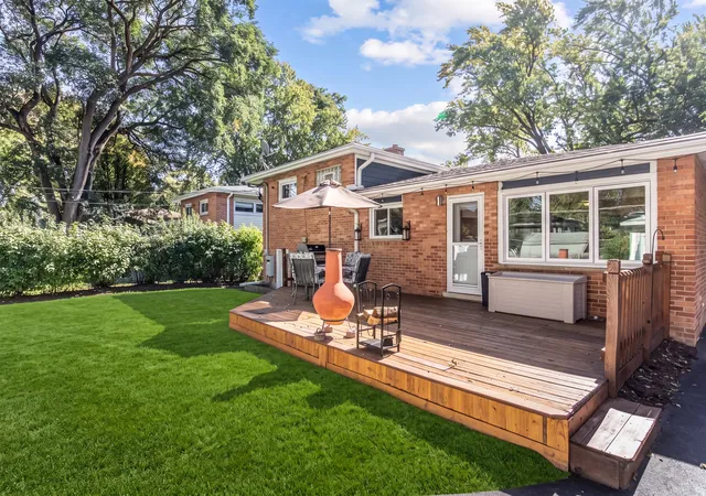 Photo 3 of Single family home for sale at 252 W Pleasant Hl Blvd, Palatine, IL 60067 | MLS# 12778242 | Listing updated on 2026-10-10