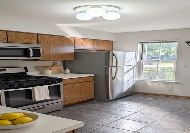 Photo 3 of Townhouse for sale at 1676 Pebble Beach Cir #1676, Elgin, IL 60123 | MLS# 12778254 | Listing updated on 2026-10-07