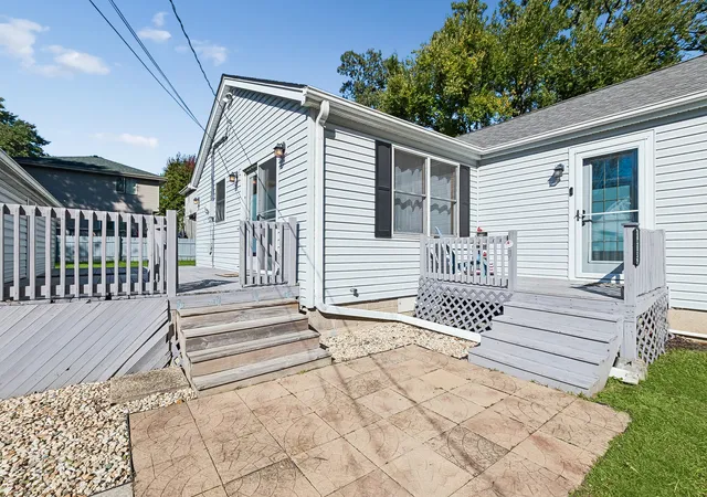 Photo 2 of Single family home for sale at 16132 Latrobe Ave, Oak Forest, IL 60452 | MLS# 12778269 | Listing updated on 2026-10-10