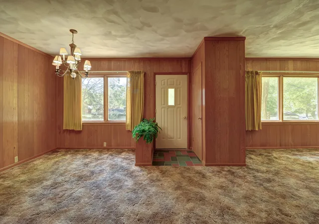 Photo 4 of Single family home for sale at 4020 W Wisconsin St, Dixon, IL 61021 | MLS# 12778277 | Listing updated on 2026-10-07