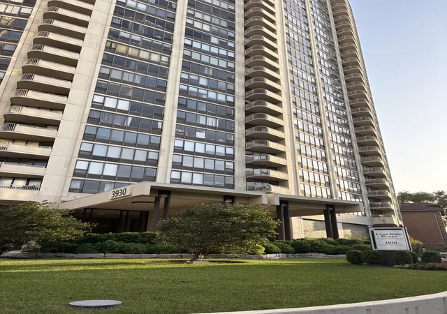Condo for sale at 3930 N Pine Grv Ave #2902, Chicago, IL 60613 | MLS# 12778298