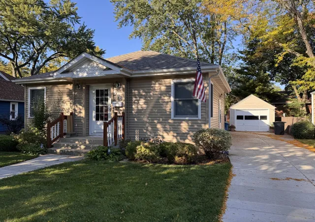 Photo 1 of Single family home for sale at 506 S 3rd Street, West Dundee, IL 60118 | MLS# 12778307 | Listing updated on 2026-10-06