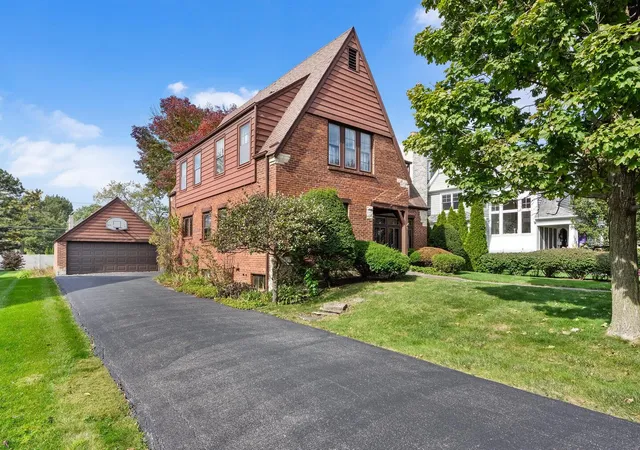Photo 1 of Single family home for sale at 4910 Grand Ave, Western Springs, IL 60558 | MLS# 12778312 | Listing updated on 2026-10-20