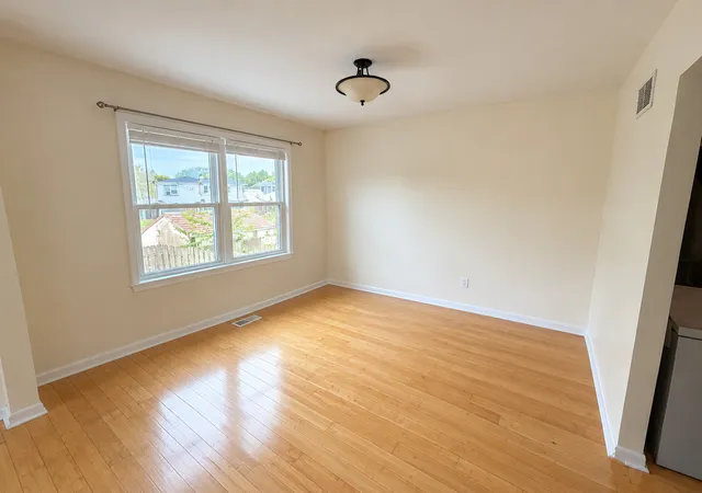 Photo 2 of Single family home for sale at 652 Banbury Way, Bolingbrook, IL 60440 | MLS# 12778313 | Listing updated on 2026-10-29