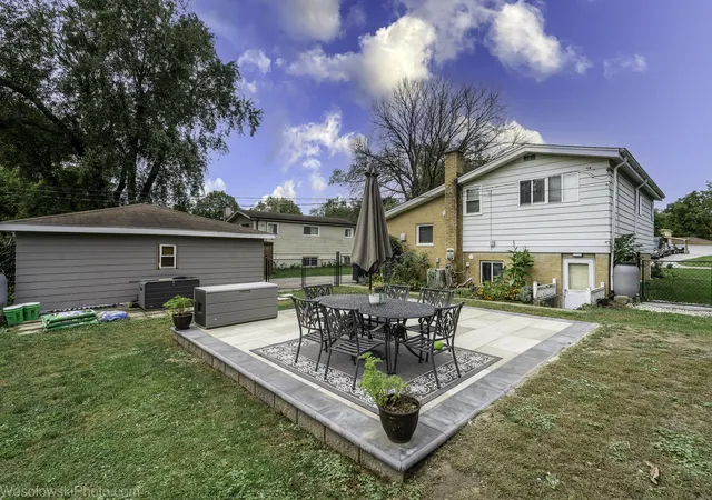 Photo 3 of Single family home for sale at 1n627 Park Blvd, Glen Ellyn, IL 60137 | MLS# 12778315 | Listing updated on 2026-10-07