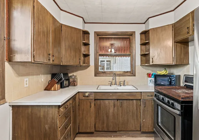 Photo 3 of Single family home for sale at 817 27th Street, Bettendorf, IA 52722 | MLS# 12778323 | Listing updated on 2026-10-09