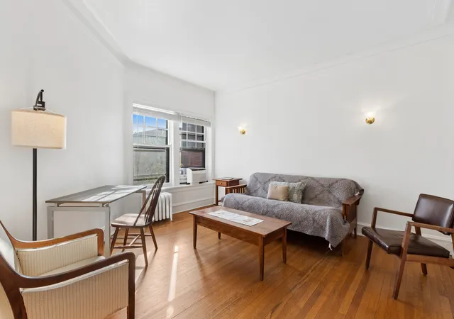 Photo 3 of Condo for sale at 846 Hinman Ave #3, Evanston, IL 60202 | MLS# 12778329 | Listing updated on 2026-10-09