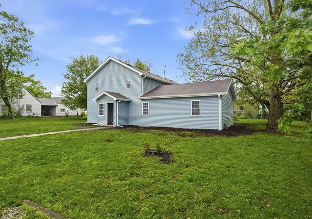 Photo 1 of Single family home for sale at 305 Parkway Ct, Gridley, IL 61744 | MLS# 12778330 | Listing updated on 2026-10-06