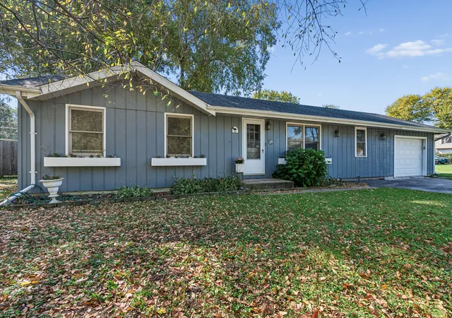 Single family home for sale at 805 East Blvd, McHenry, IL 60051 | MLS# 12778332