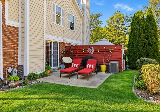 Photo 3 of Townhouse for sale at 19879 Lakeview Way, Mokena, IL 60448 | MLS# 12778333 | Listing updated on 2026-10-08