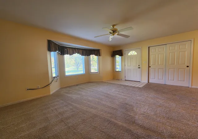Photo 3 of Townhouse for sale at 30 S Walnut Dr, North Aurora, IL 60542 | MLS# 12778338 | Listing updated on 2026-10-09