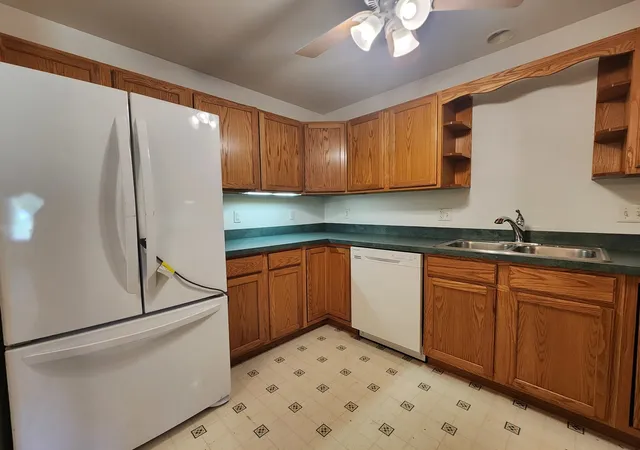 Photo 4 of Townhouse for sale at 30 S Walnut Dr, North Aurora, IL 60542 | MLS# 12778338 | Listing updated on 2026-10-09