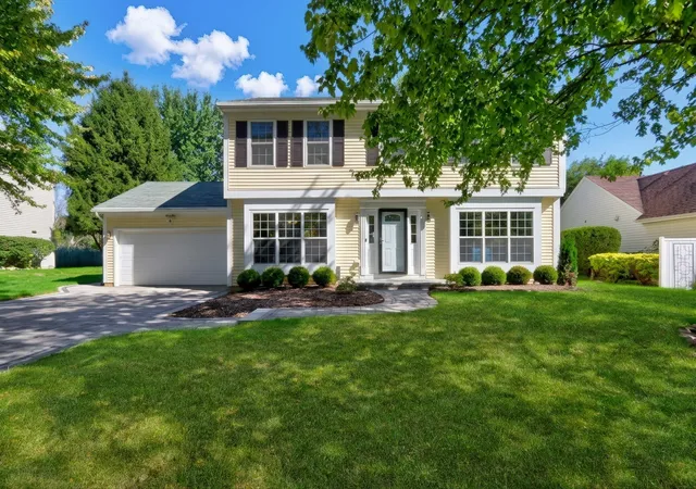 Single family home for sale at 6405 Plainview Rd, Gurnee, IL 60031 | MLS# 12778339