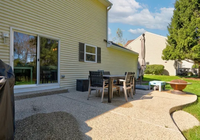 Photo 3 of Single family home for sale at 6405 Plainview Rd, Gurnee, IL 60031 | MLS# 12778339 | Listing updated on 2026-10-07