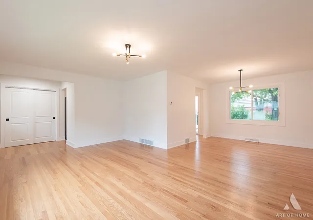 Photo 4 of Single family home for sale at 17024 Kimbark Ave, South Holland, IL 60473 | MLS# 12778350 | Listing updated on 2026-10-07