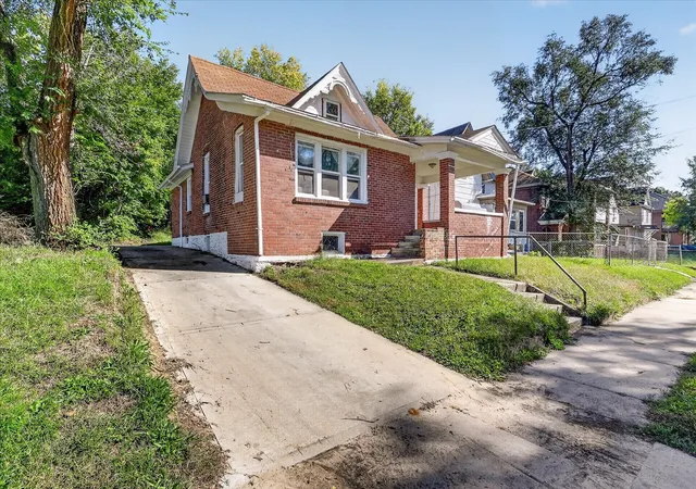 Photo 1 of Single family home for sale at 918 S 3rd Street, Rockford, IL 61104 | MLS# 12778368 | Listing updated on 2026-10-06