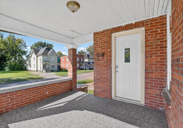 Photo 4 of Single family home for sale at 918 S 3rd Street, Rockford, IL 61104 | MLS# 12778368 | Listing updated on 2026-10-06