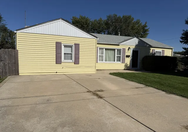 Photo 1 of Single family home for sale at 1827 Burry Cir Dr, Crest Hill, IL 60403 | MLS# 12778385 | Listing updated on 2026-10-08