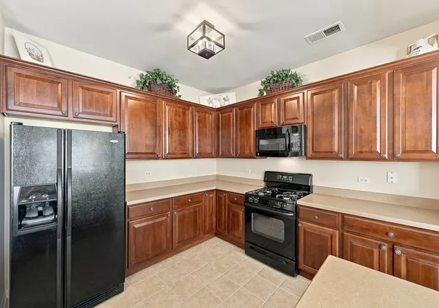 Photo 4 of Single family home for sale at 13655 Ivy Dr, Huntley, IL 60142 | MLS# 12778388 | Listing updated on 2026-10-09
