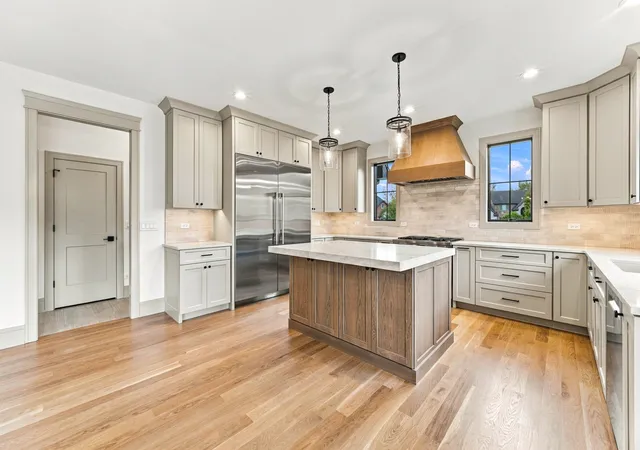 Photo 3 of Single family home for sale at 9044 Port Washington Dr, Frankfort, IL 60423 | MLS# 12778390 | Listing updated on 2026-10-06