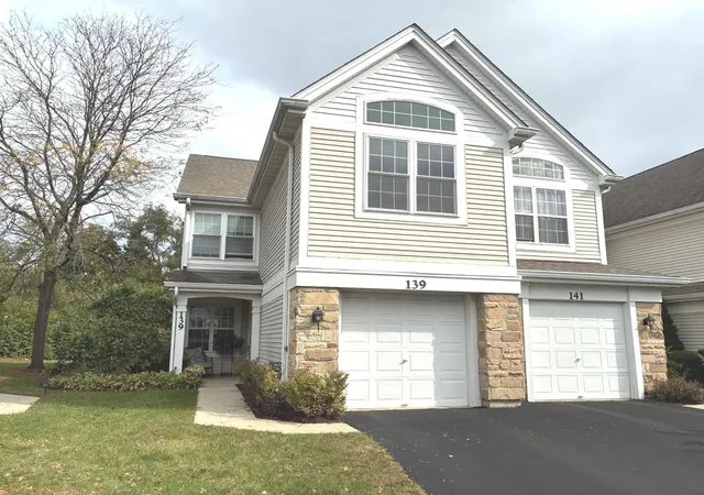 Townhouse for sale at 139 Fairfield Ln, Carol Stream, IL 60188 | MLS# 12778393