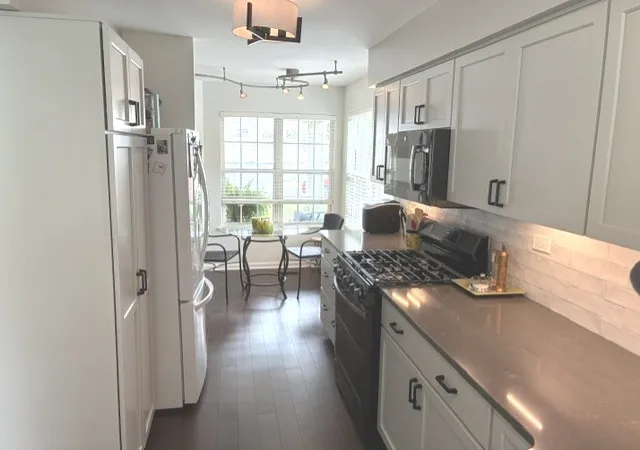 Photo 2 of Townhouse for sale at 139 Fairfield Ln, Carol Stream, IL 60188 | MLS# 12778393 | Listing updated on 2026-10-22
