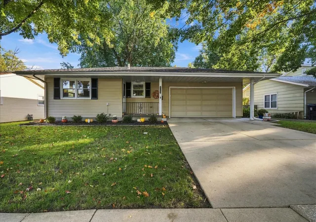 Single family home for sale at 1211 Searle Dr, Normal, IL 61761 | MLS# 12778400