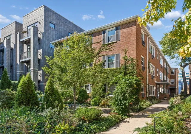Condo for sale at 912 Hinman Ave #2W, Evanston, IL 60202 | MLS# 12778429
