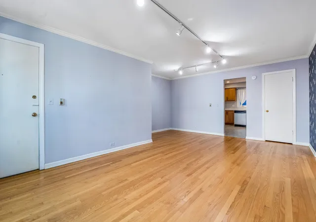 Photo 4 of Condo for sale at 912 Hinman Ave #2W, Evanston, IL 60202 | MLS# 12778429 | Listing updated on 2026-10-09
