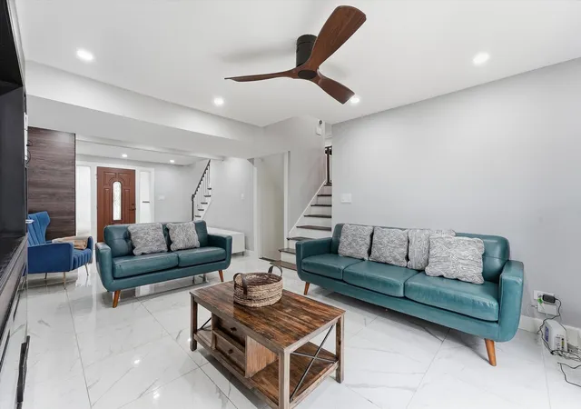 Photo 4 of Single family home for sale at 574 W Millers Rd, Des Plaines, IL 60016 | MLS# 12778432 | Listing updated on 2026-10-07