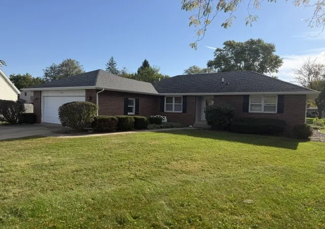 Photo 1 of Single family home for sale at 690 E Vicksburg Ct, Bourbonnais, IL 60914 | MLS# 12778474 | Listing updated on 2026-10-14