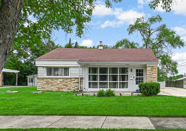 Photo 3 of Single family home for sale at 17561 Sycamore Dr, Homewood, IL 60430 | MLS# 12778483 | Listing updated on 2026-10-08