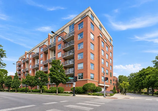 Condo for sale at 1100 W Montrose Ave #502, Chicago, IL 60613 | MLS# 12778498
