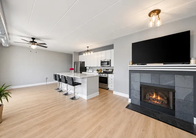 Photo 3 of Condo for sale at 1100 W Montrose Ave #502, Chicago, IL 60613 | MLS# 12778498 | Listing updated on 2026-10-06